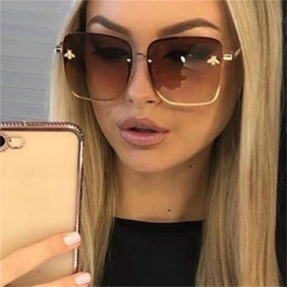 Accessories - TRENDY SQUARE SUNGLASSES